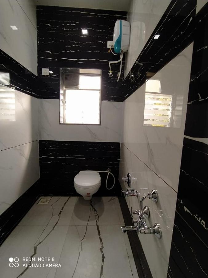 Oyo 80228 Hotel Richa Hālol 外观 照片